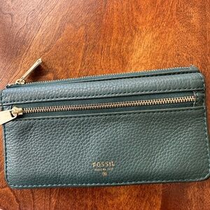 Fossil Green Leather Wallet with Textured Finish